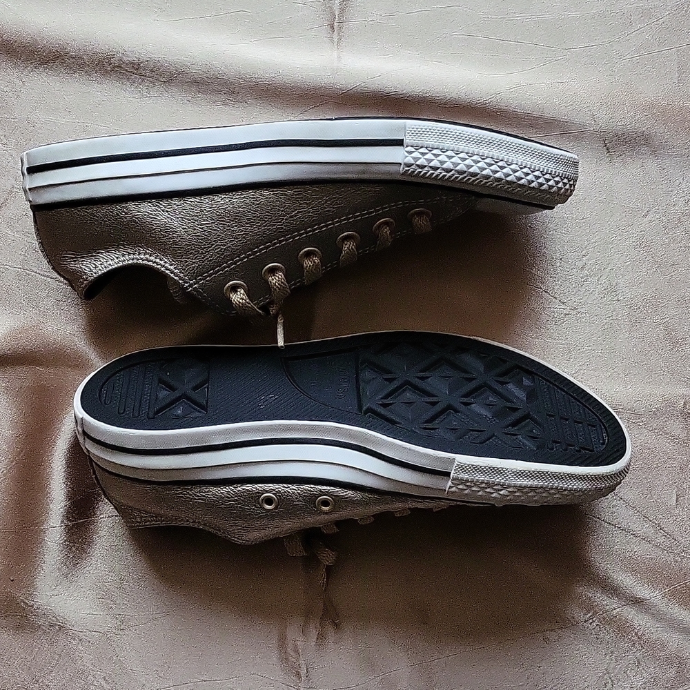 Converse All Star EUC women's metallic gold tennis shoes size 7 - Picture 4 of 9